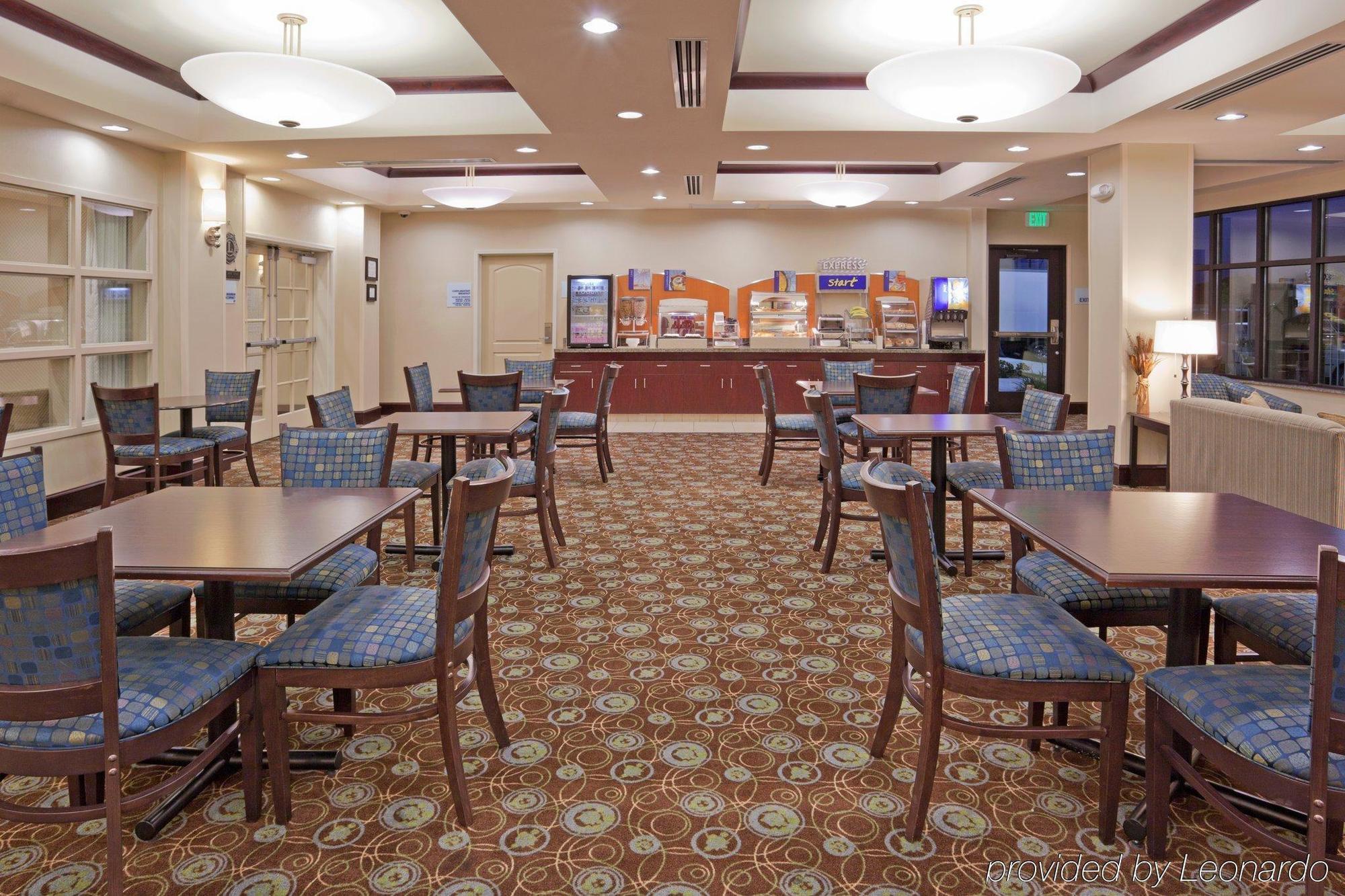 Holiday Inn Express & Suites Clovis Fresno Area By Ihg Exterior foto