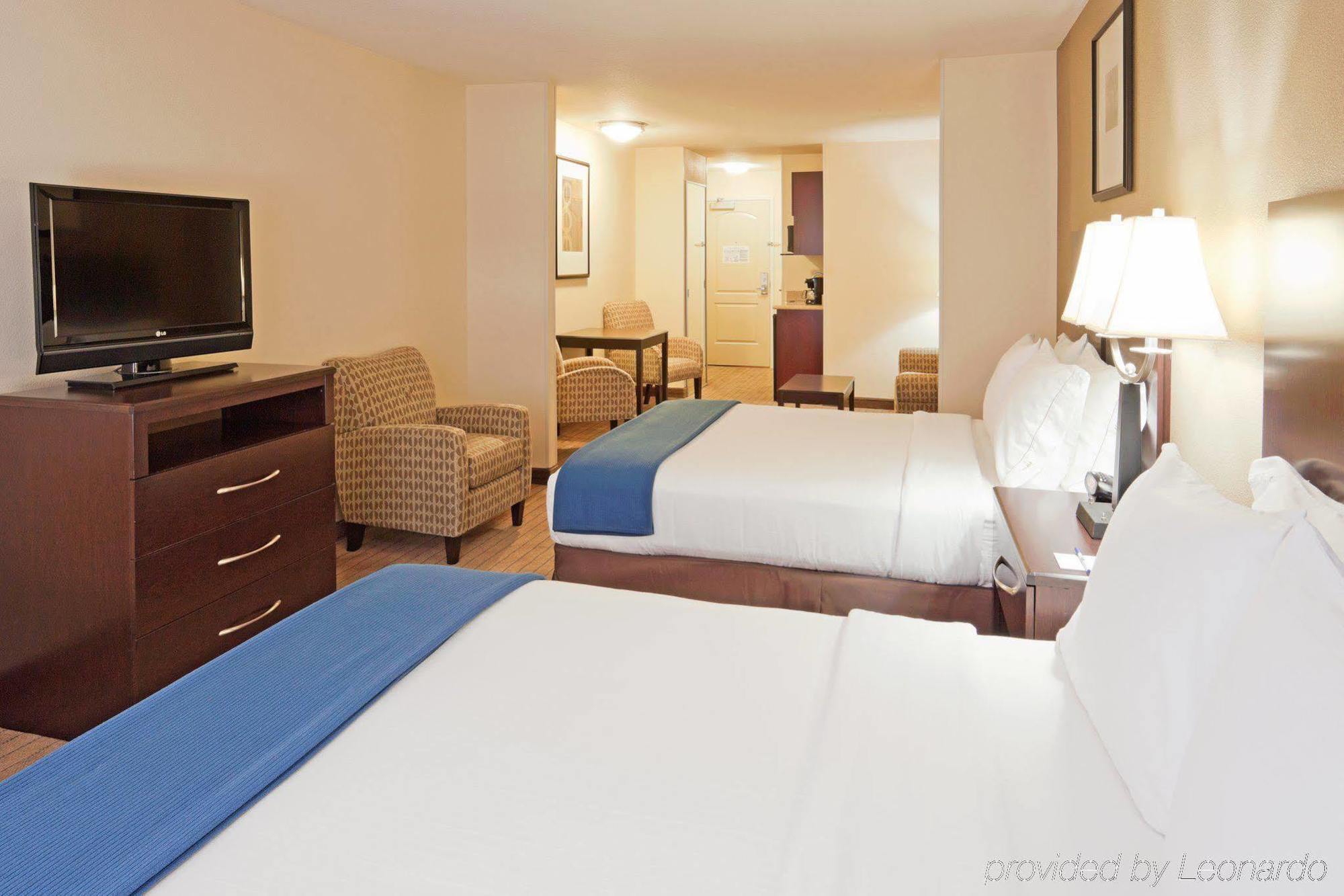 Holiday Inn Express & Suites Clovis Fresno Area By Ihg Zimmer foto
